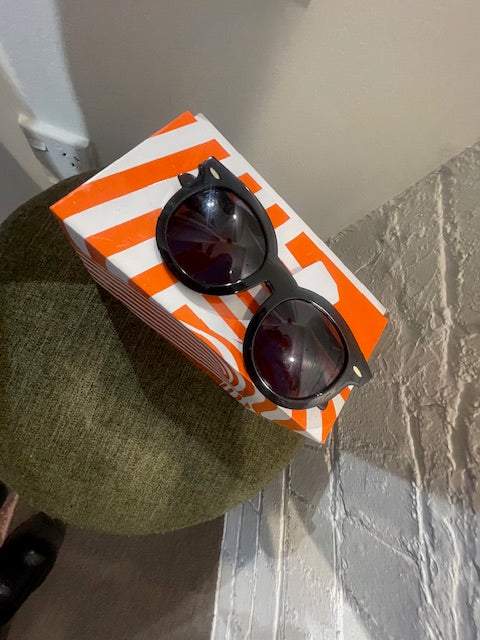 karen walker super duper thistle