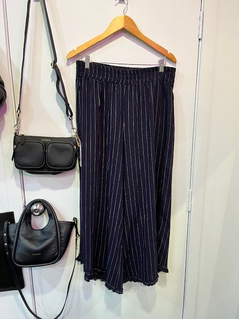 Nutura ruffle hem pant large