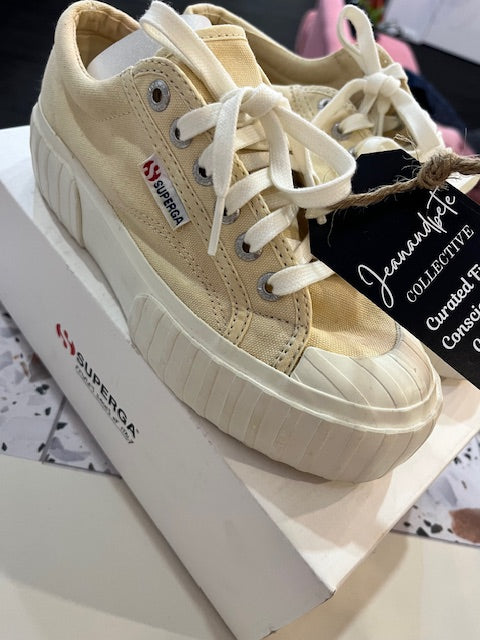 Superga cream sneaker 36