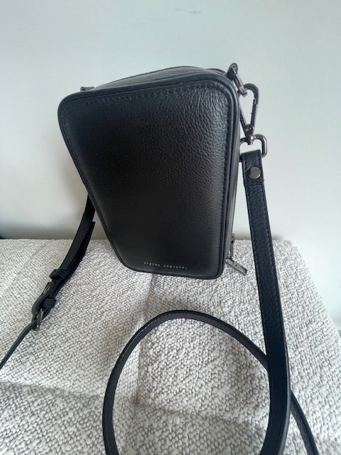 Sues Status Anxiety leather bag