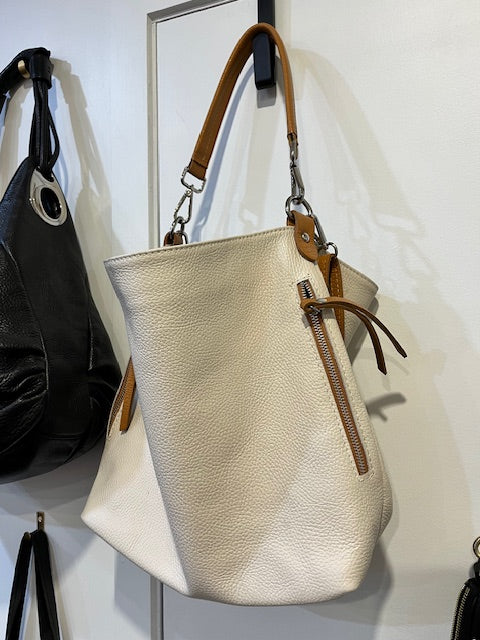 Cream leather bucket bag made in italy