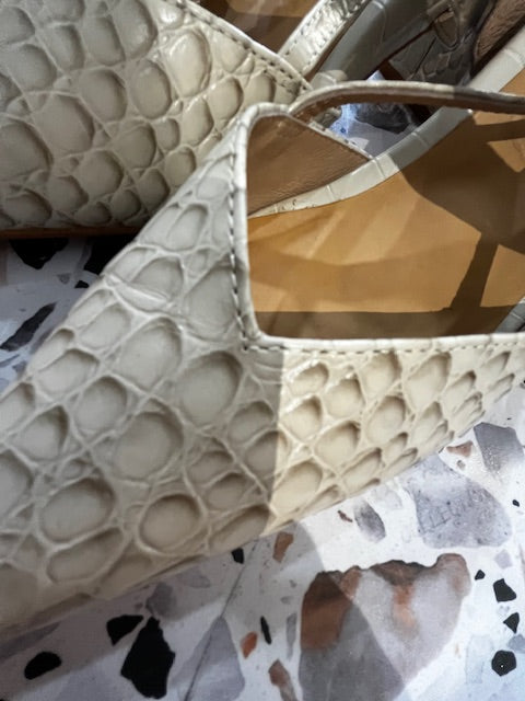 Bared bone leather croc low heel 39
