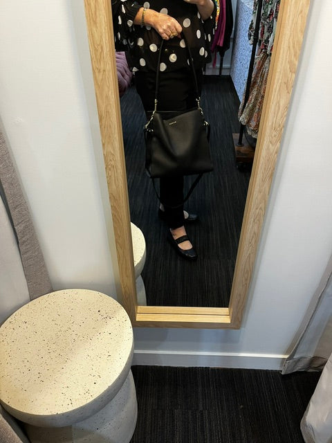 saben bag bea leather near new