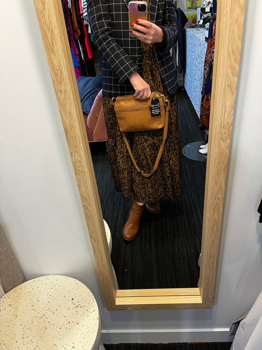 Evity leather side hung bag tan