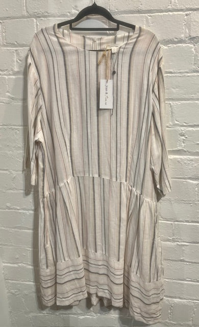 Juliette Hogan linen dress 12