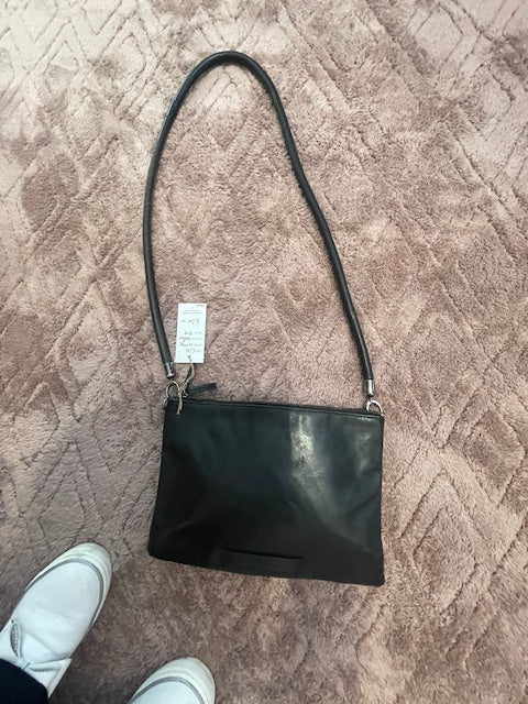 Elk med leather bag