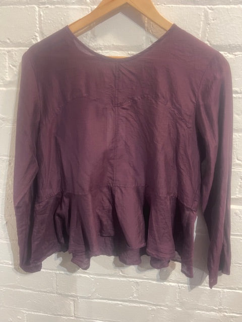 Nyne red wine top small