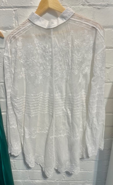 Embroded white shirt 14