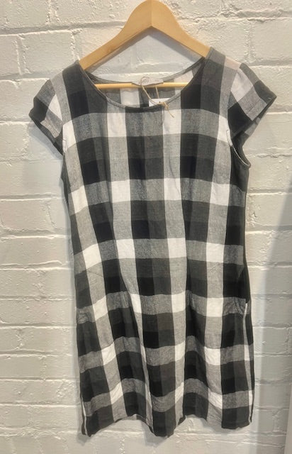 Preen linen cheq dress w pockets 10