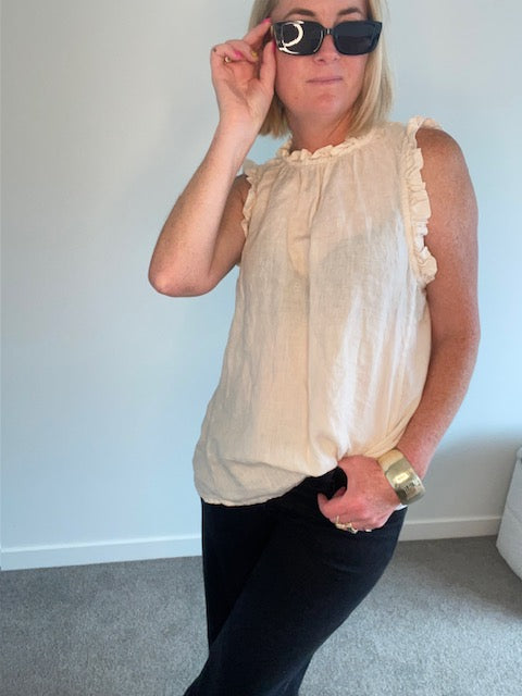 Max Linen Top/16