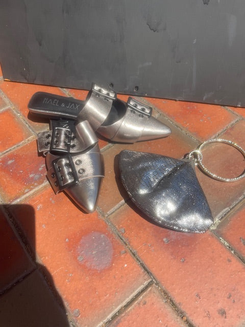 Hael & Jax buckle slides gun grey 39